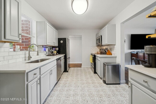 Building Photo - 1007 Brierfield Dr