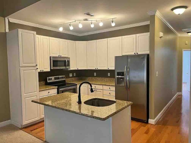 Building Photo - 902 Teague Pl