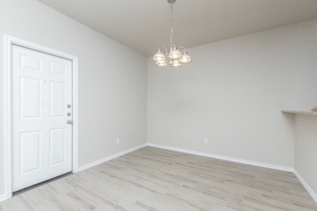 Building Photo - 2551 Leroy Ln