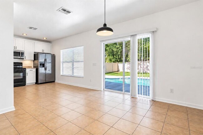 Building Photo - 16013 Stags Leap Dr