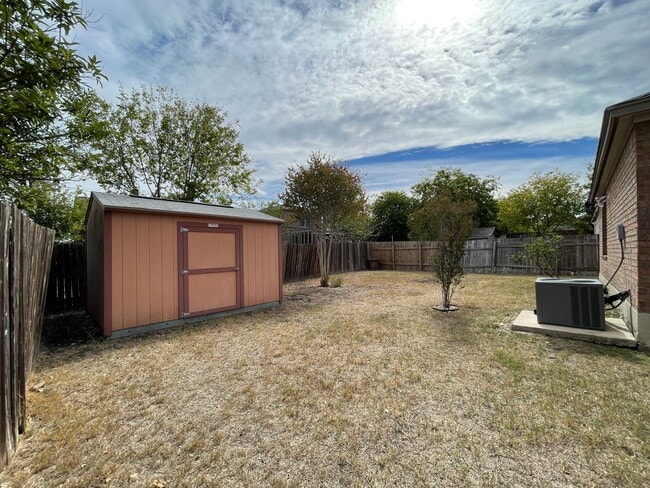Building Photo - Single Family Home For Rent