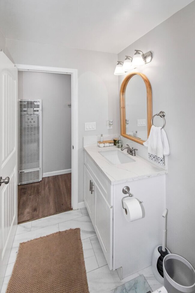 Building Photo - 2131 Ilex Ave