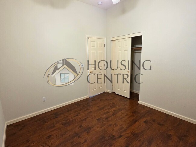 Building Photo - Beautiful Single Story Rental in Gated Serrano Community!