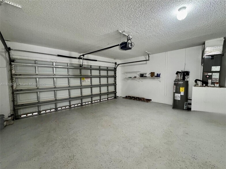 Building Photo - 4481 Dogwood Cir