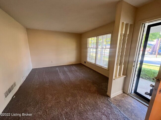 Building Photo - 6201 Lynnchester Dr