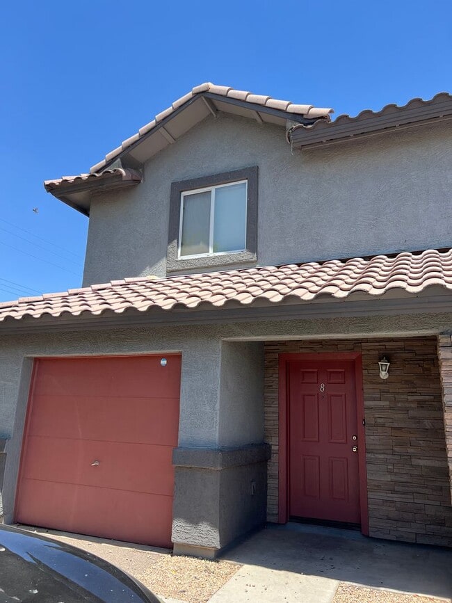 Building Photo - South Phoenix 3Bed 2.5 Bath Garage