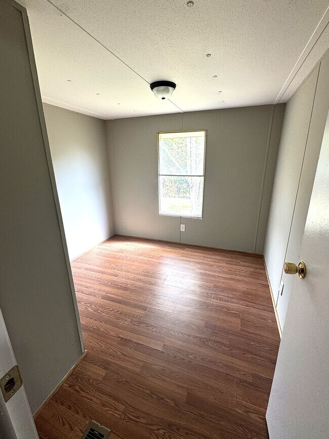 Building Photo - 330 Green Dragon Dr