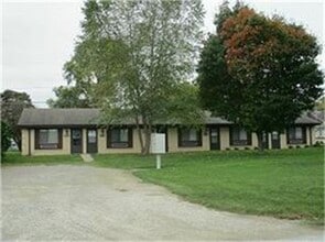 Building Photo - 800 Main St