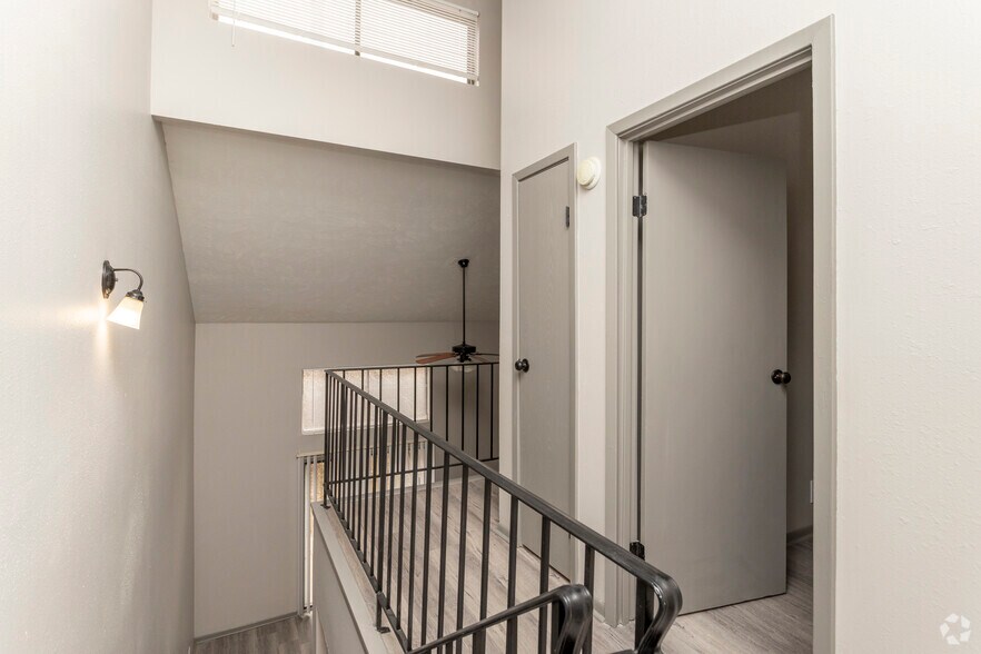 1BR, 1BA - 680SF - Reserve at the Knolls Apartments and Townhomes