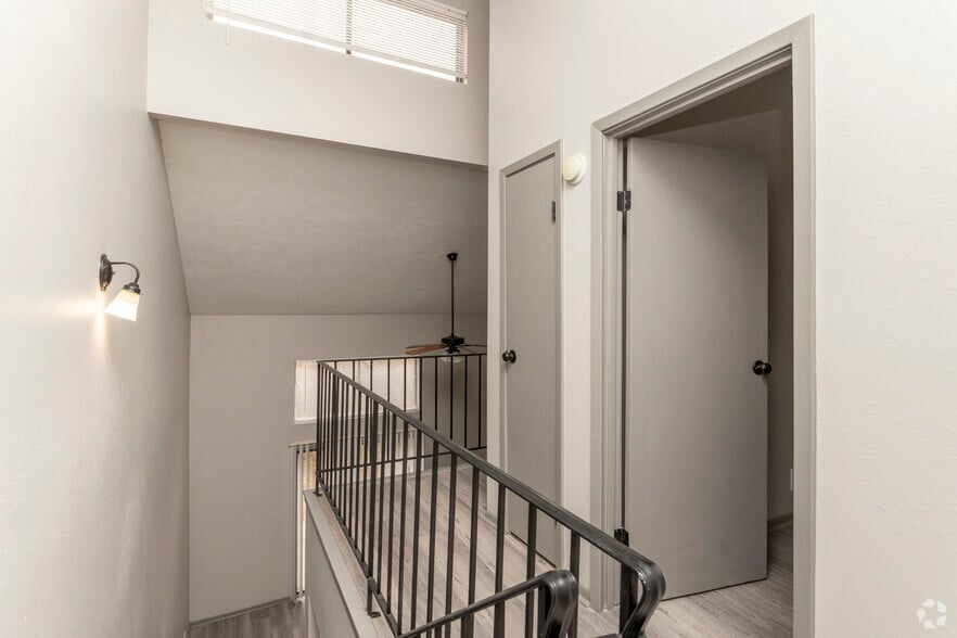 1BR, 1BA - 680SF - Reserve at the Knolls