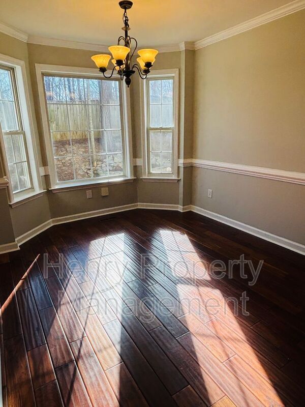 Building Photo - 8929 New Windsor Pl