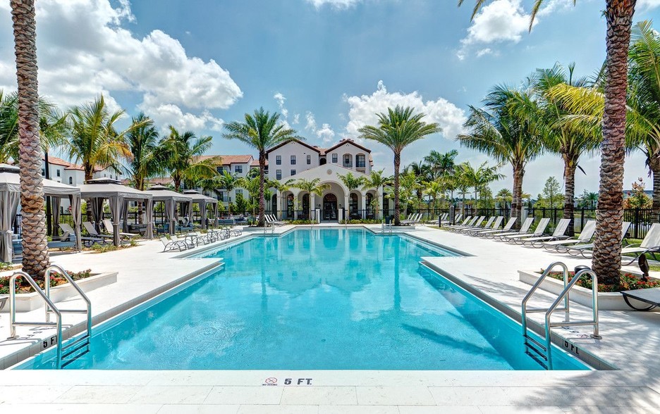 Resort Style Pool with Private Cabanas and Expansive Sunning Deck - Atlantico at Alton