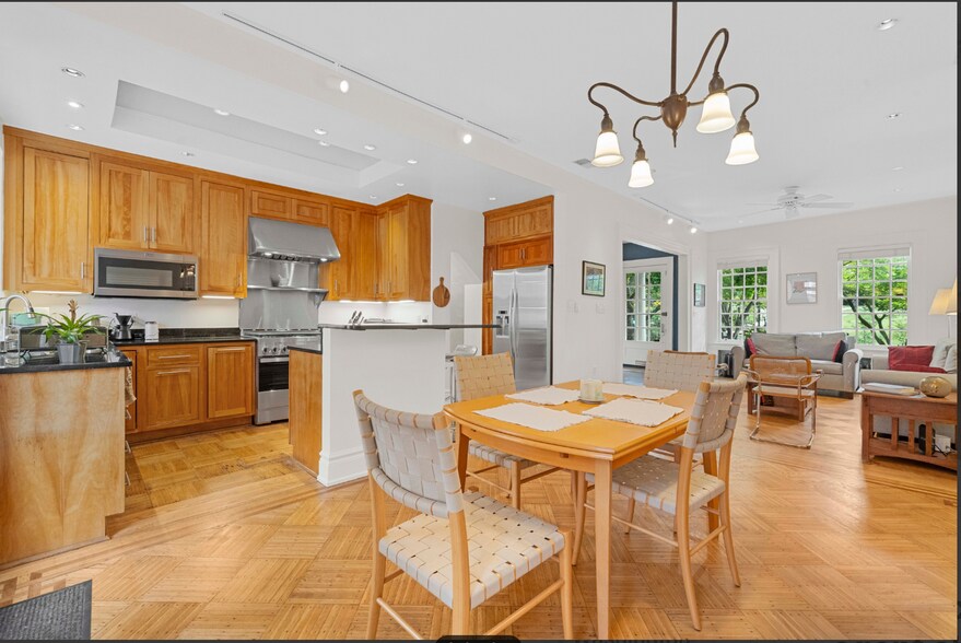 Building Photo - 2332 19th St NW