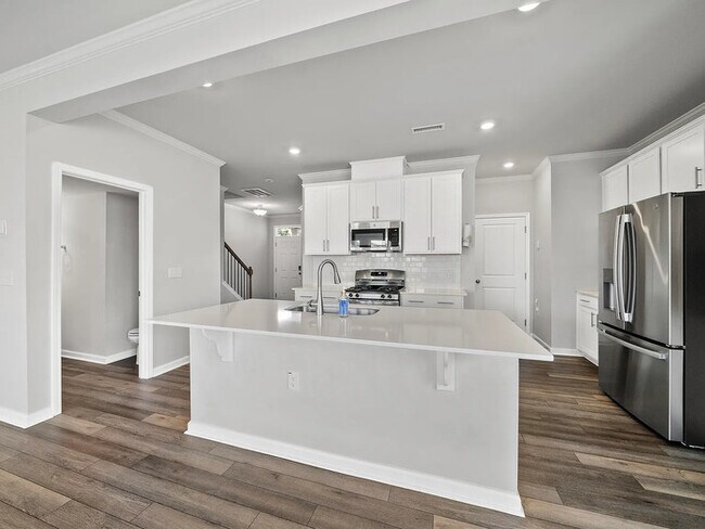 Building Photo - Lease OR Lease to Own