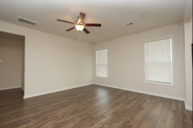 Building Photo - Charming 3-bedroom, 2-bath home!