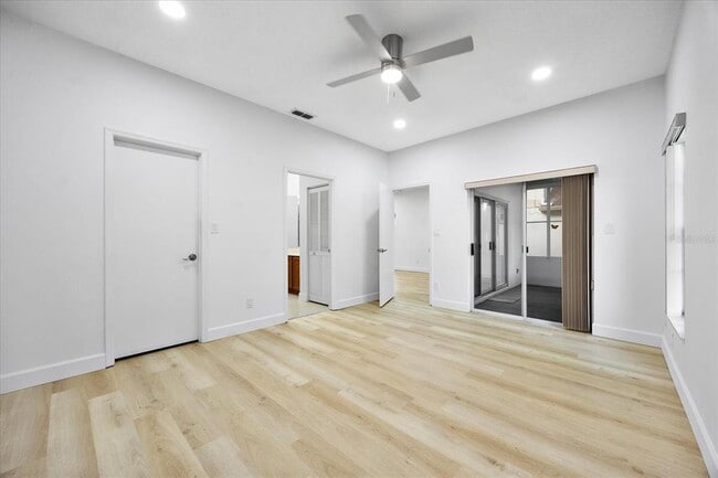 Building Photo - 5802 Parkview Point Dr