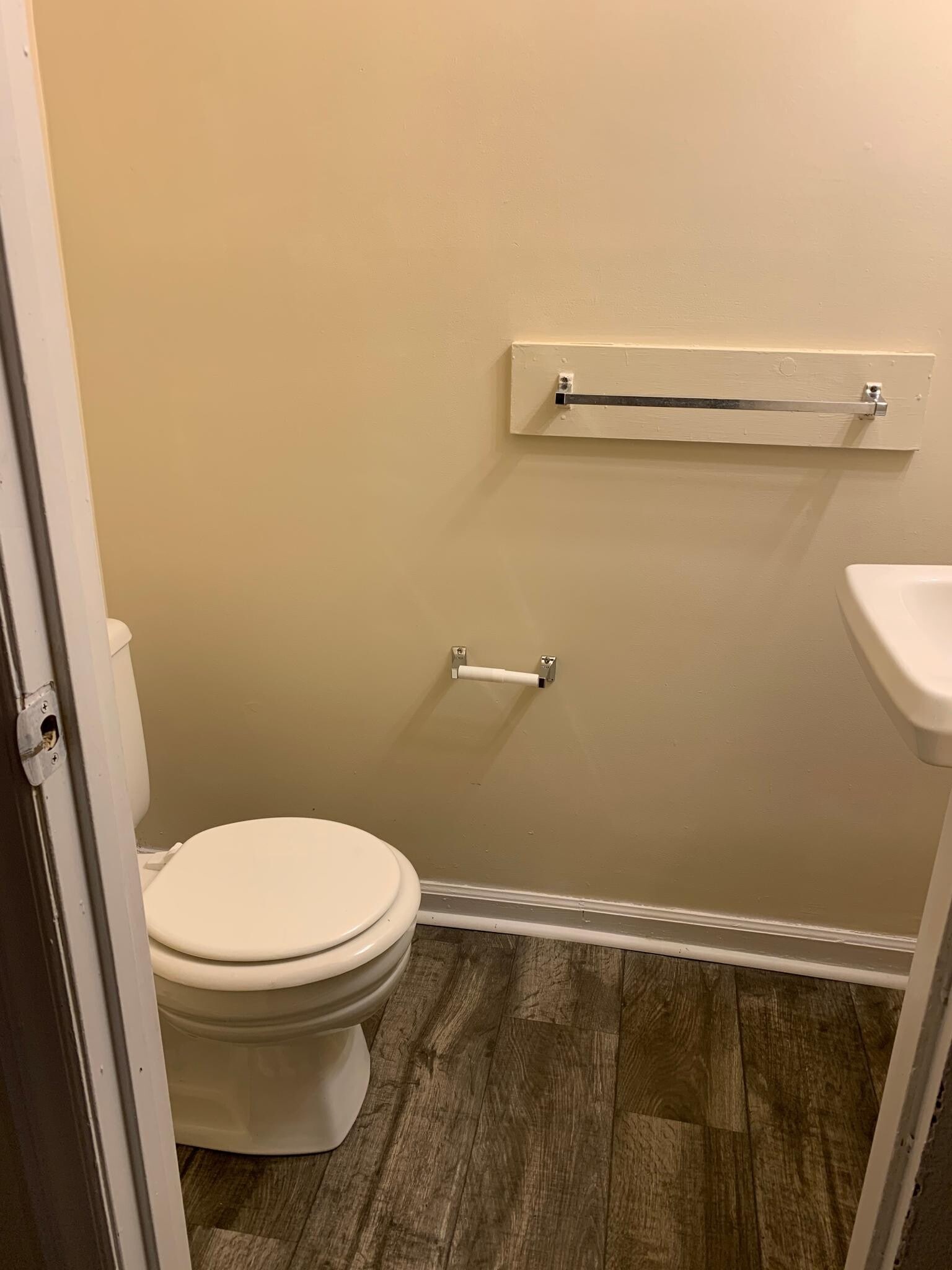 Half Bath - 1417 Cherrycrest Dr