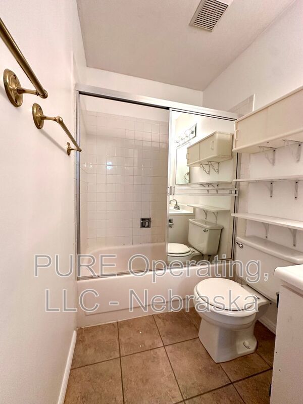 Building Photo - 1631 N 109th Plaza