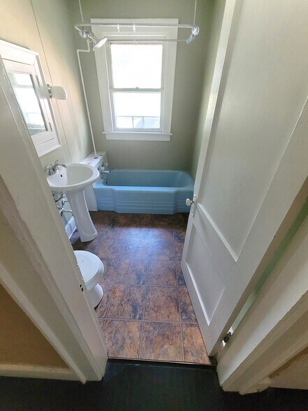 Bathroom - 352 E 20th Ave