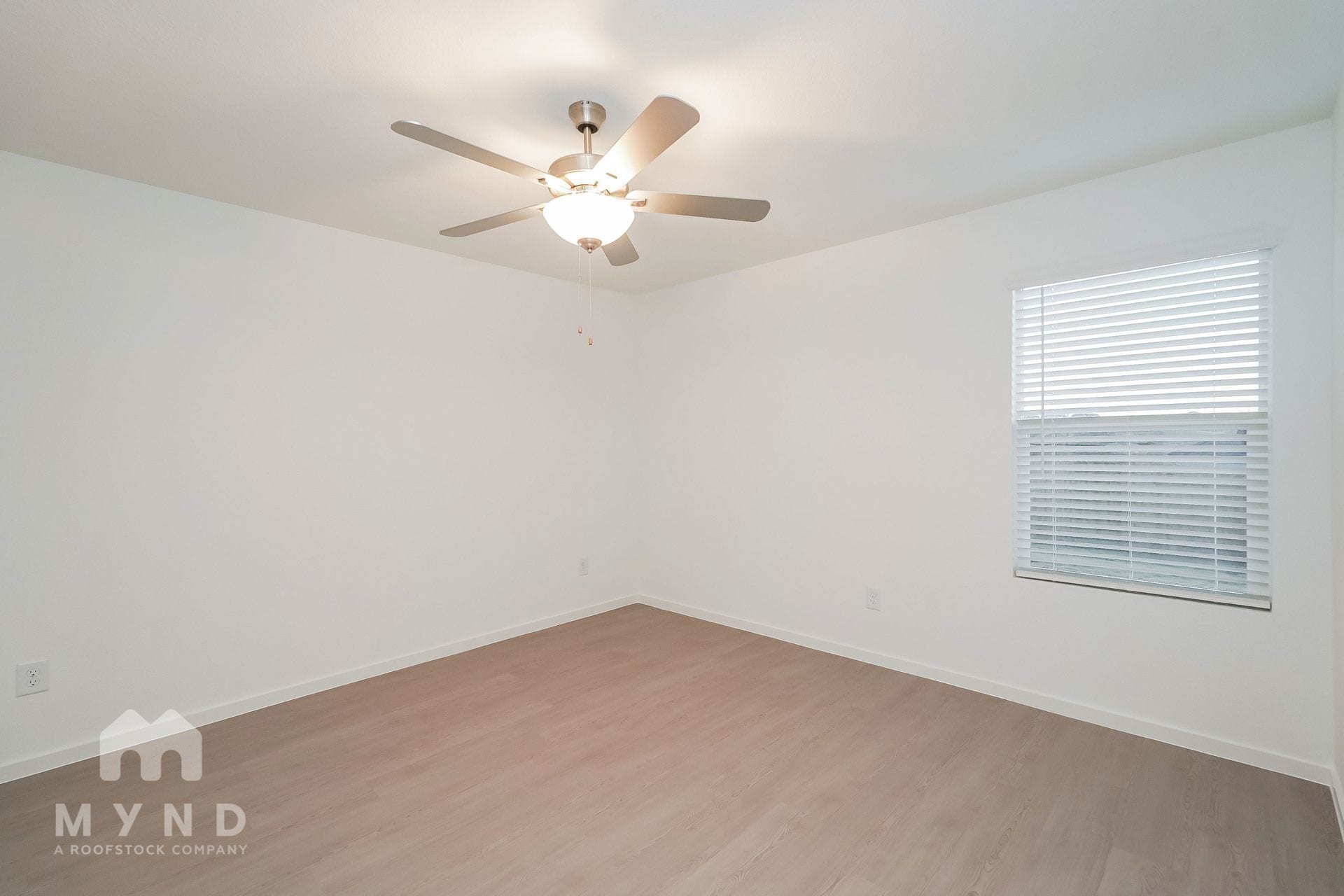 Building Photo - 2729 Ctr Crk Ln