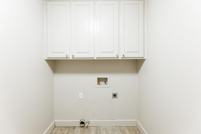 Building Photo - 9603 Orlando Ave