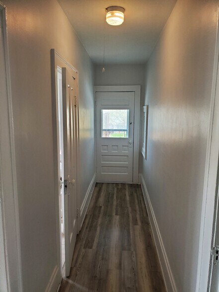 Building Photo - 3518 Schiller Ave