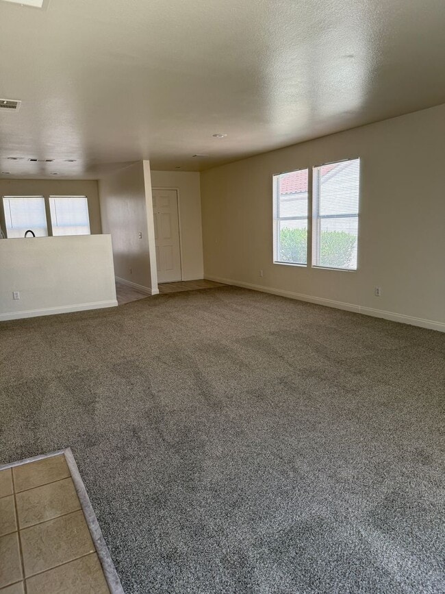 Building Photo - 876 Adobe Flat Dr