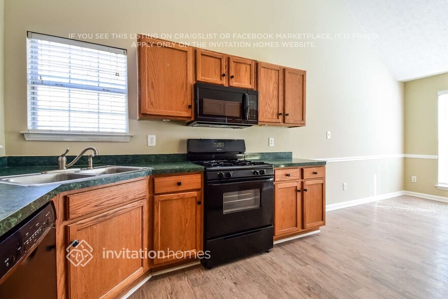 Building Photo - 170 Ashley Woods Dr