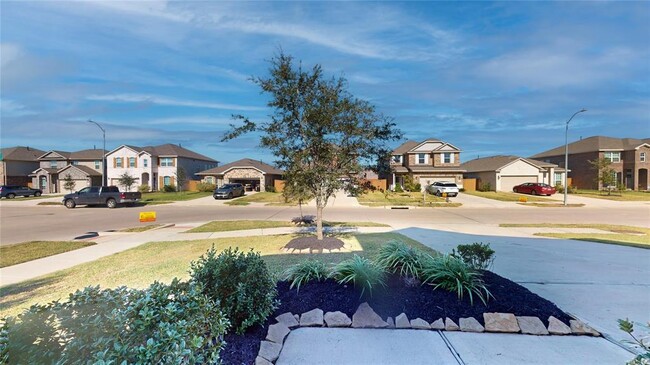 Building Photo - 32927 Silver Mdw Wy