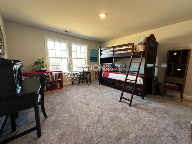 Building Photo - Gorgeous 3 Bed 3 Bath Home in Huntersville