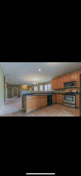 Building Photo - 5523 Sandhutton Ct