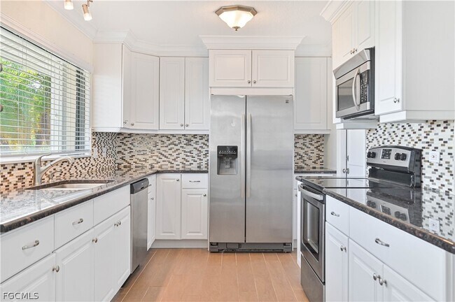 Building Photo - 711 Monterey Ave