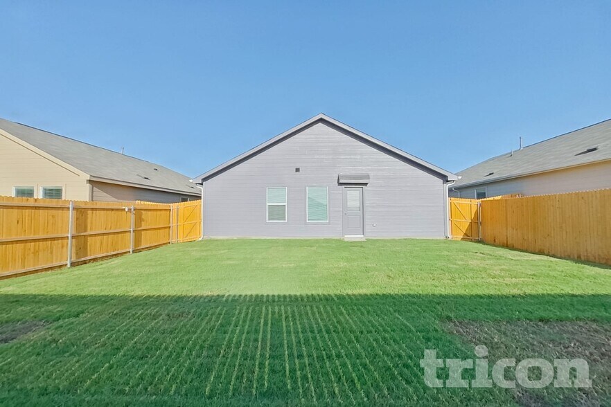 Building Photo - 831 Ginkgo Wy