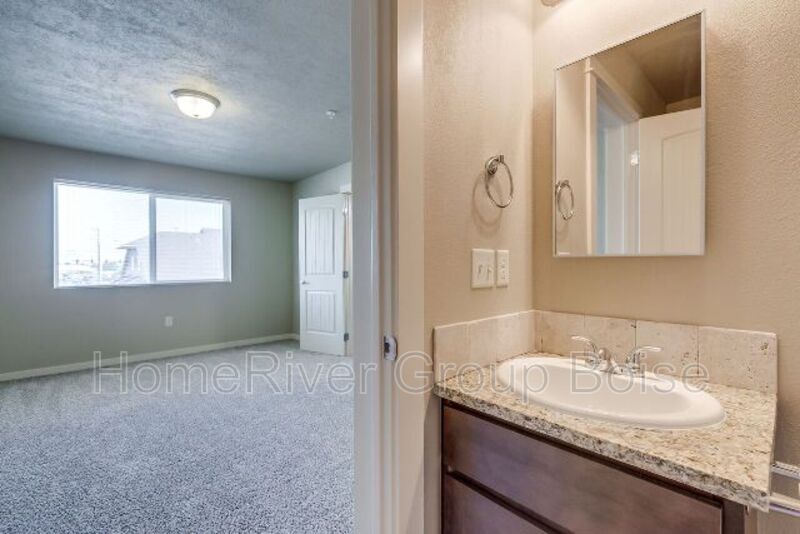 Building Photo - 4790 N Morninggale Dr