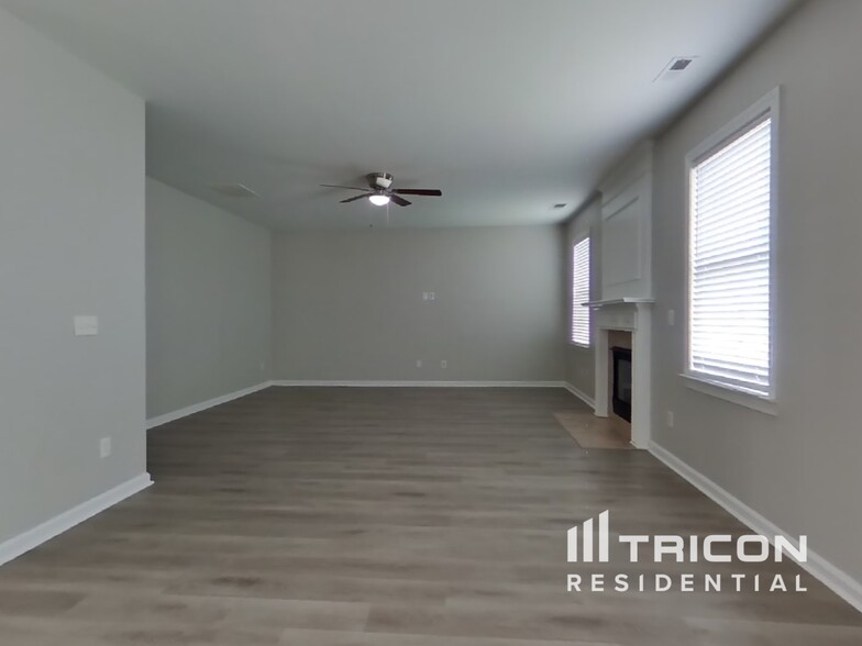 Building Photo - 3751 Lanier Dr