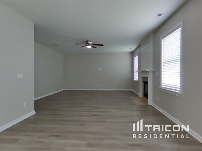 Building Photo - 3751 Lanier Dr