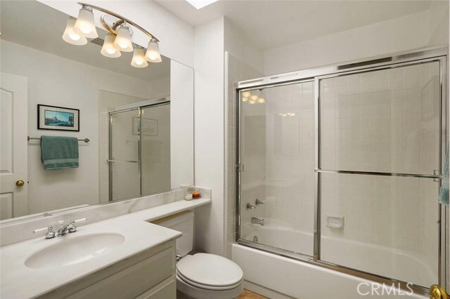 Building Photo - 75 Oakcliff Dr