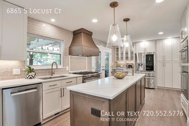 Building Photo - 6865 S Locust Ct