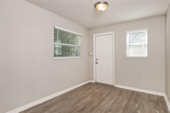 Building Photo - 2409 Straker Ct