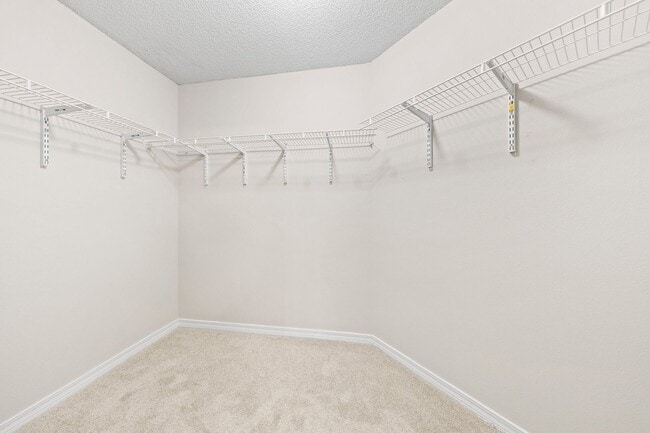 Building Photo - Charming home in IDEAL location!!!