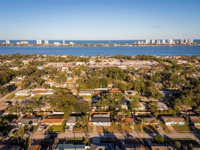 Building Photo - 2203 Nottingham Rd