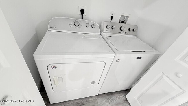 Building Photo - 1581 S Montgomery St