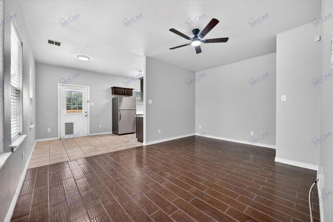 Building Photo - 912 Drexel St
