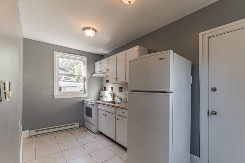 Building Photo - 1 Sharon Ave