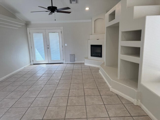 Building Photo - 8565 W Tuckey Ln