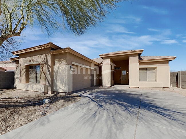 Building Photo - 5526 W Pecan Rd