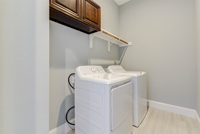 Building Photo - 4605 Nett St