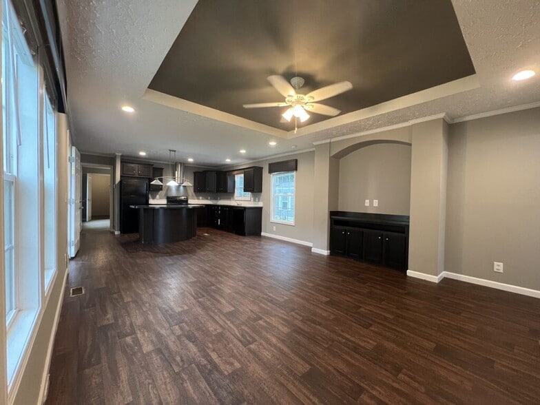 Building Photo - 305 Caseybrook Ct