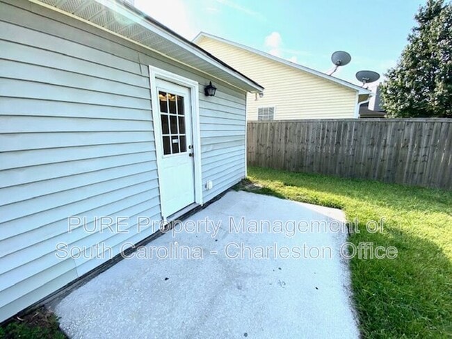 Building Photo - 229 Equinox Cir