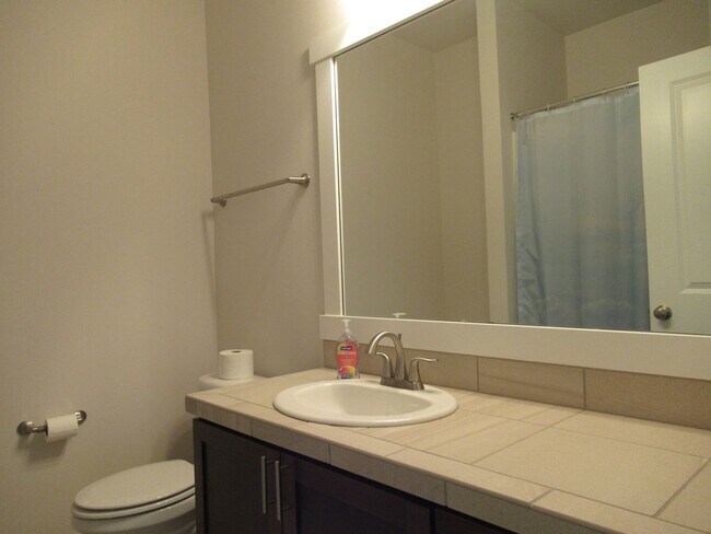 Building Photo - One level 2 bedroom, 2 bathroom home in North Bend